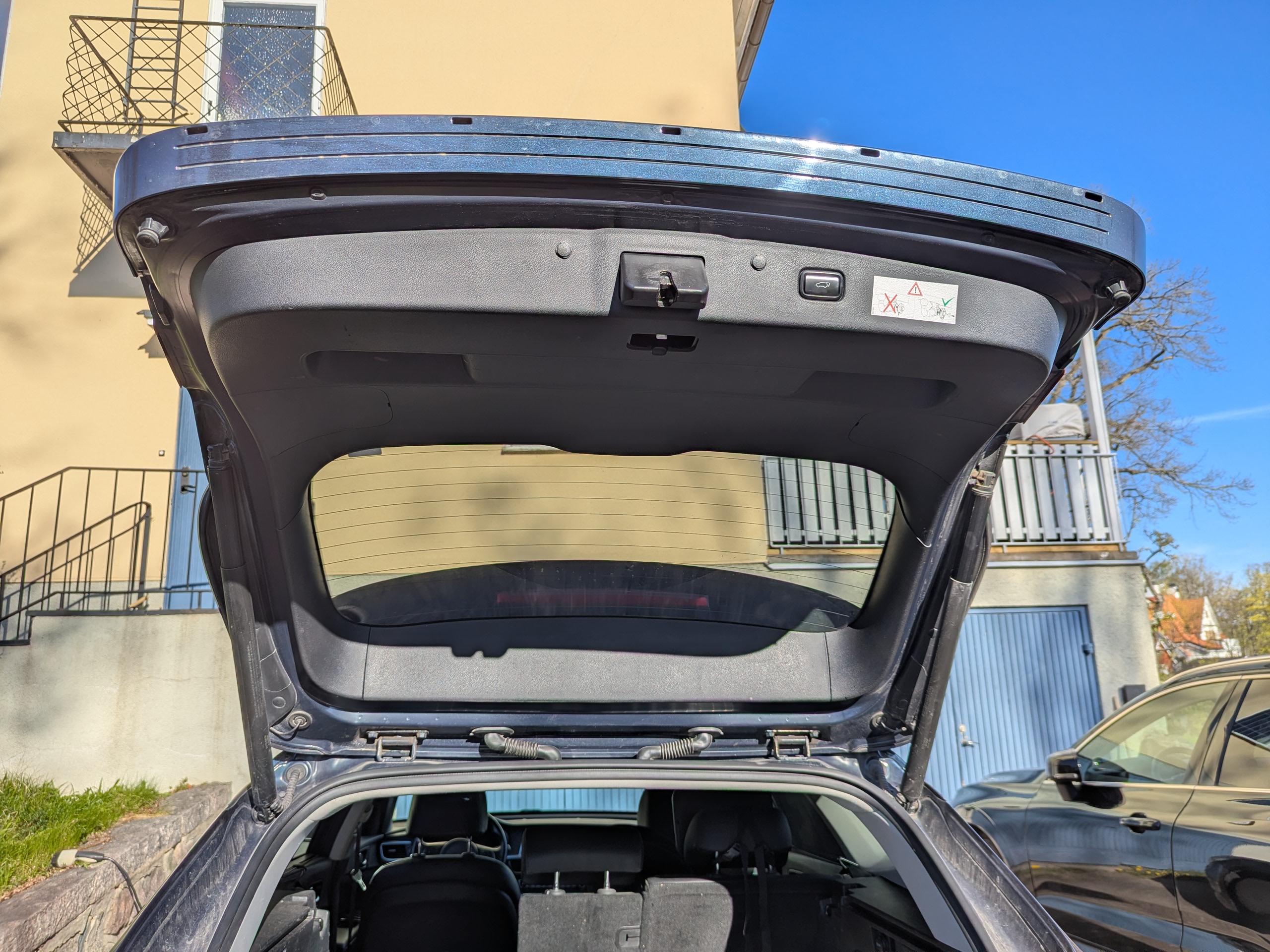 Kia Optima - Power Tailgate Latch